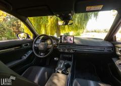 Exterieur_honda-civic-2026-la-compacte-hybride-sous-tous-les-angles_21
