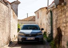 Exterieur_honda-civic-2026-la-compacte-hybride-sous-tous-les-angles_4