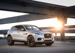 Le crossover de jaguar le c x17 est de sortie a dubai 