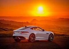 Exterieur_jaguar-f-type-p300-chequered-flag-essai_5
                                                        width=