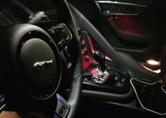 Interieur_jaguar-f-type-p300-chequered-flag-essai_1