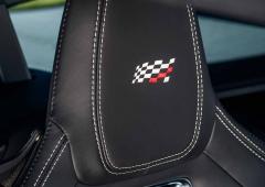 Interieur_jaguar-f-type-p300-chequered-flag-essai_4