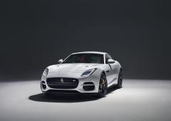 Jaguar f type r mise en retraite pour laisser de la place a la svr 