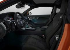 Interieur_jaguar-f-type-r-dynamic-black-le-millesime-2022-ultra-chic_0
                                                        width=