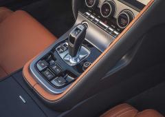 Interieur_jaguar-f-type-p450-roadster-essai_2