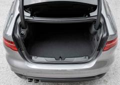 Interieur_jaguar-xe-d180_5
                                                        width=