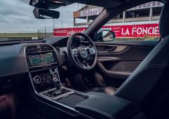 Interieur_jaguar-xe-reims-edition_0
                                                        width=