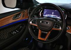 Interieur_jeep-grand-cherokee-4xe-le-suv-americain-est-de-en-propre_3
                                                        width=