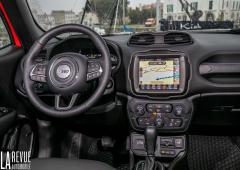 Interieur_jeep-renegade-4xe-essai_1