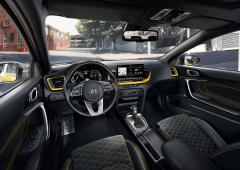 Interieur_kia-xceed-la-compacte-se-mue-en-suv_0