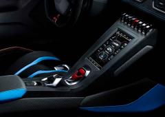 Interieur_lamborghini-huracan-sto-du-circuit-a-la-route_2
                                                        width=