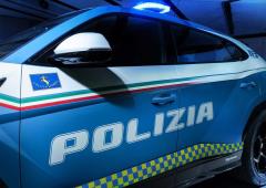 Exterieur_lamborghini-urus-polizia-les-photos-et-les-infos_6