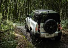 Exterieur_land-rover-defender-90-le-petit-de-la-bande_8
                                                        width=