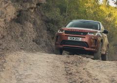 Exterieur_land-rover-discovery-sport-d240-r-dynamic-essai_13
                                                        width=