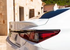 Exterieur_lexus-es-300h-f-sport-2022-essai_18
                                                        width=