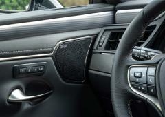 Interieur_lexus-es-300h-f-sport-2022-essai_2