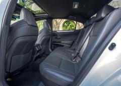 Interieur_lexus-es-300h-f-sport-2022-essai_5