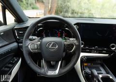 Interieur_lexus-nx-350h-2022-essai_1
                                                        width=