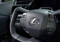 Interieur_lexus-rz-450e-lexus-passe-de-l-hybride-a-l-electrique_2