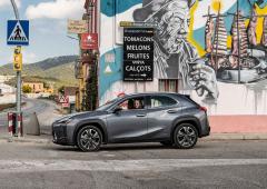 Exterieur_lexus-ux-hybrid_9
                                                        width=