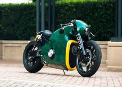 Lotus c 01 le light is right sur deux roues 