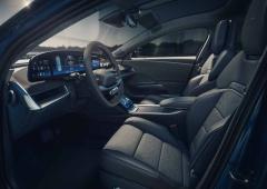 Interieur_lucid-air-sapphire-la-berline-electrique-a-1200ch_0