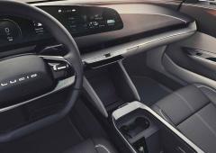 Interieur_lucid-air-lorsque-la-voiture-electrique-se-transforme-en-supercar_2