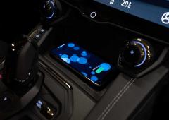 Interieur_lynk-co-01-le-suv-hybride-rechargeable-d-origine-volvo_2