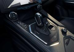 Interieur_lynk-co-01-le-suv-hybride-rechargeable-d-origine-volvo_3