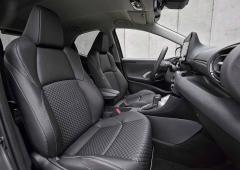 Interieur_mazda2-hybrid_5