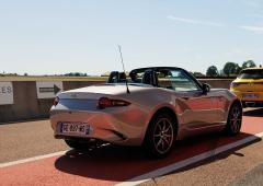 Exterieur_comparatif-mazda-mx-5-1-5-vs-jaguar-f-type-v8_9
                                                        width=