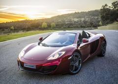 Une mclaren mp4 12c pour les 50 ans de la marque 