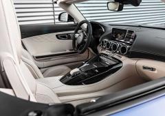 Interieur_mercedes-amg-gt-r-roadster_0