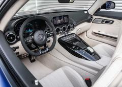 Interieur_mercedes-amg-gt-r-roadster_2