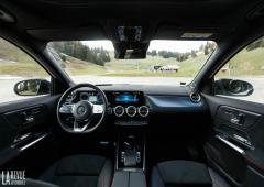 Interieur_mercedes-eqa-250-essai_23