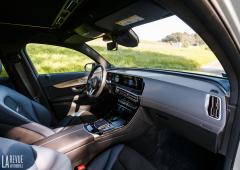 Interieur_mercedes-eqc-400-edition-1886_4
                                                        width=