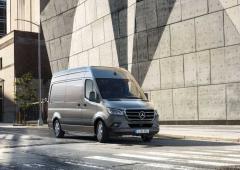 Exterieur_mercedes-sprinter-le-grand-fourgon-de-la-marque-a-l-etoile_2