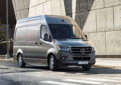 Exterieur_mercedes-sprinter-le-grand-fourgon-de-la-marque-a-l-etoile_5