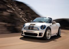 Mini fete ses 50 ans et soffre en cadeau mini roadster concept 