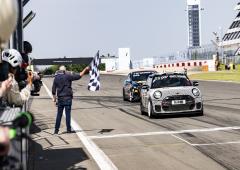 Exterieur_24-heures-du-nurburgring-2025-chez-mini-bulldog-racing_9