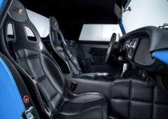 Interieur_morgan-plus-8-gtr_2
                                                        width=