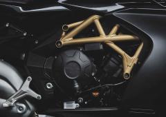 Interieur_mv-agusta-superveloce-800-black-annee-2021_4
                                                        width=