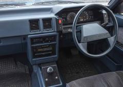 Interieur_nissan-bluebird-la-nissan-leaf-des-annees-80_1
                                                        width=