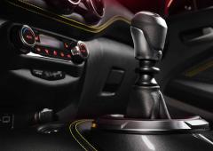 Interieur_nissan-juke-kiiro-la-serie-speciale-pour-the-batman_3