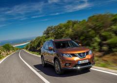 Un nissan x trail hybride pour le japon 