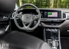 Interieur_opel-grandland-hybrid-2021-essai_1