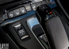 Interieur_opel-grandland-hybrid-2021-essai_5