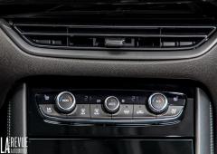 Interieur_opel-grandland-hybrid-2021-essai_9