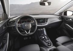 Interieur_opel-grandland-x-hybrid4-les-genes-de-l-hybride_0