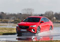 Essai en piste avec l'Opel Insignia GSi 260